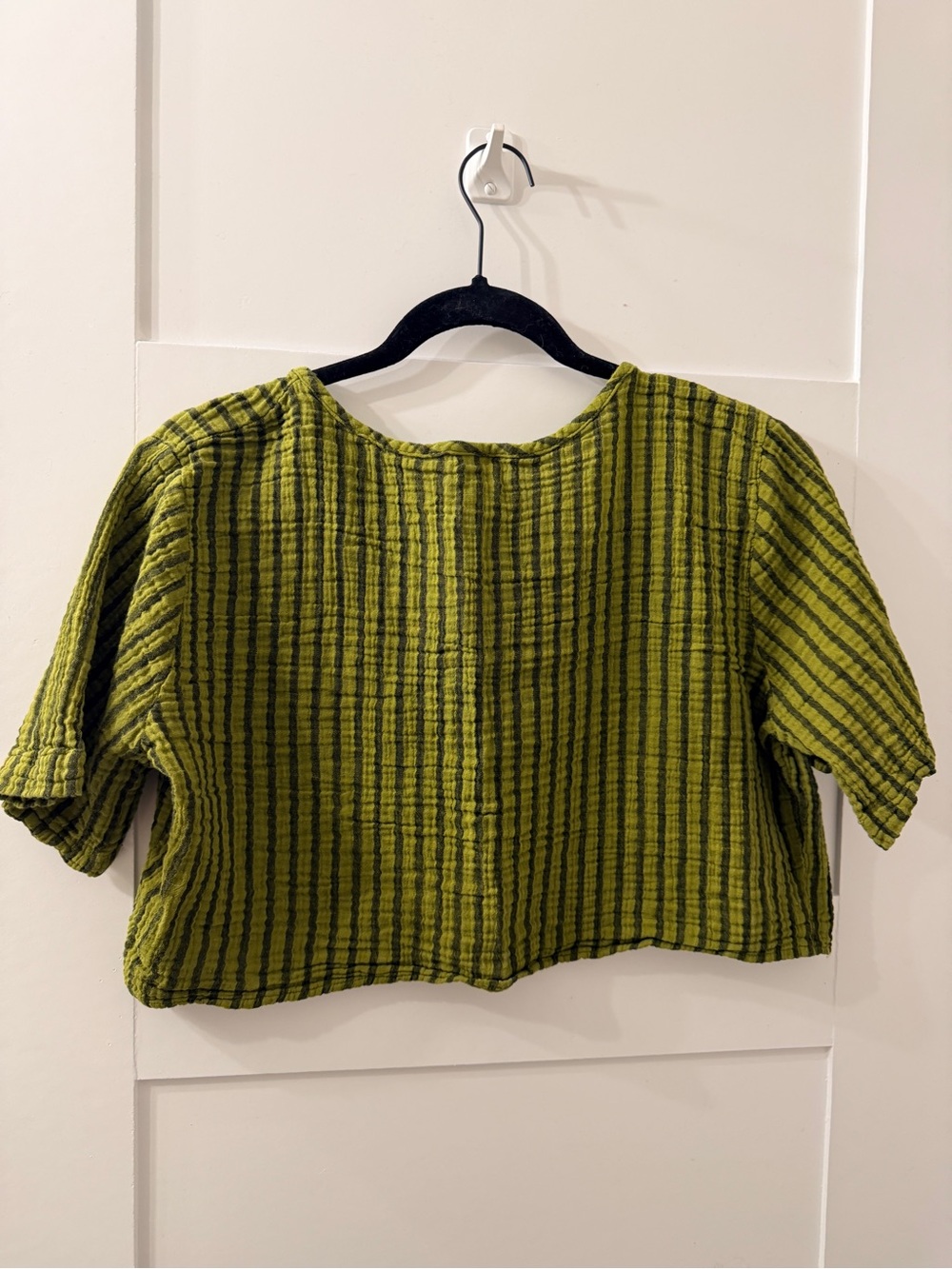 Curator SF 100% cotton Noa Crop Striped Olive Green Tee - Picture 4 of 6